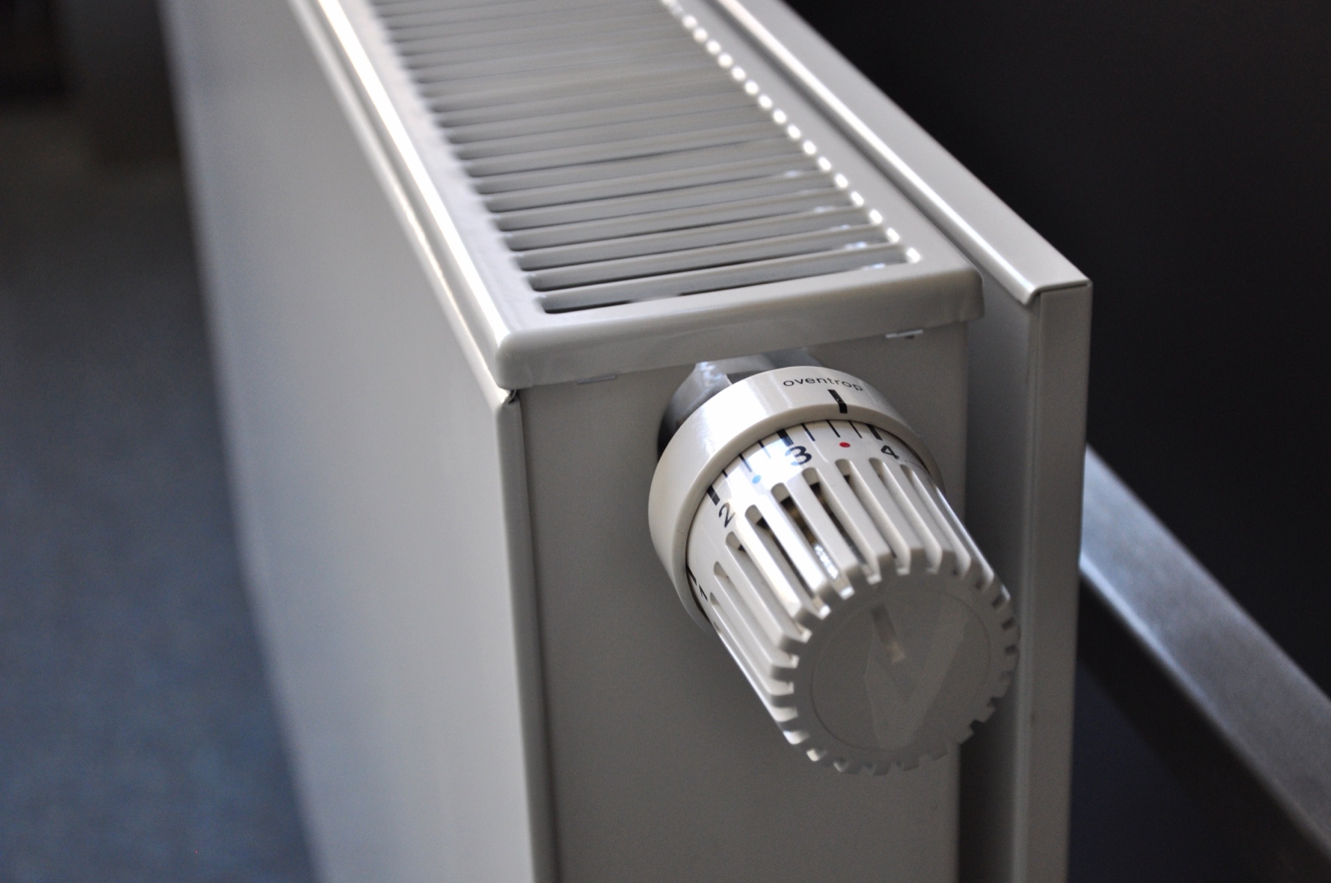 Radiateur avec robinet thermostatique